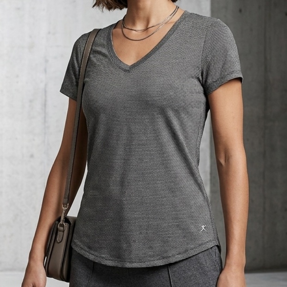 Athletic Danskin‎ Now Gray Striped V-Neck Activewear Tee Size M Medium